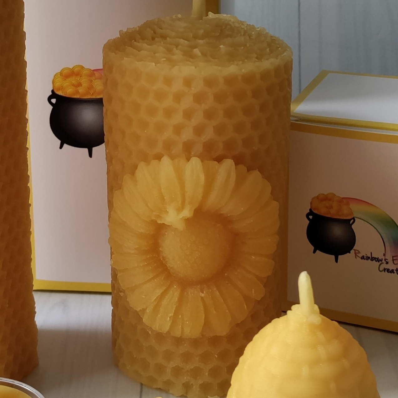 Sunflower natural beeswax candle - Unboxed