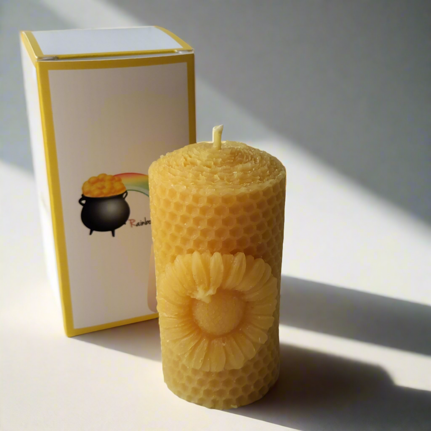 Sunflower natural beeswax candle - Boxed