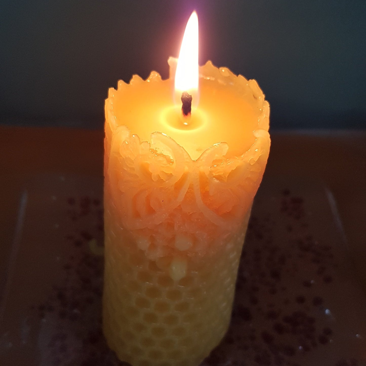 Honeycomb heart natural beeswax candle - Boxed