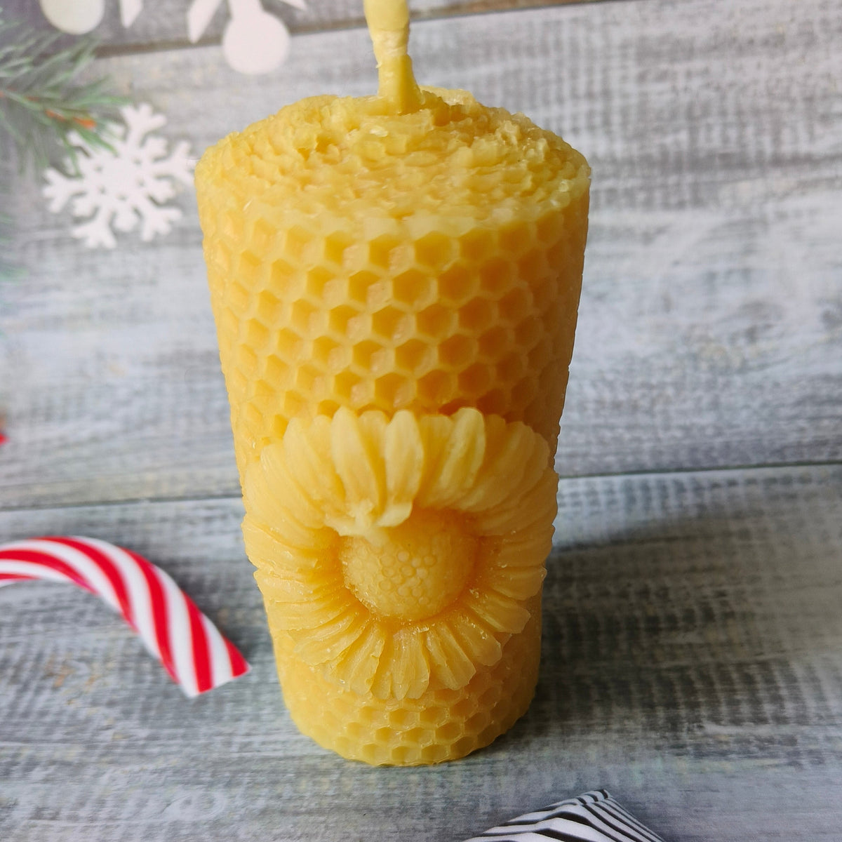 Sunflower natural beeswax candle - Unboxed
