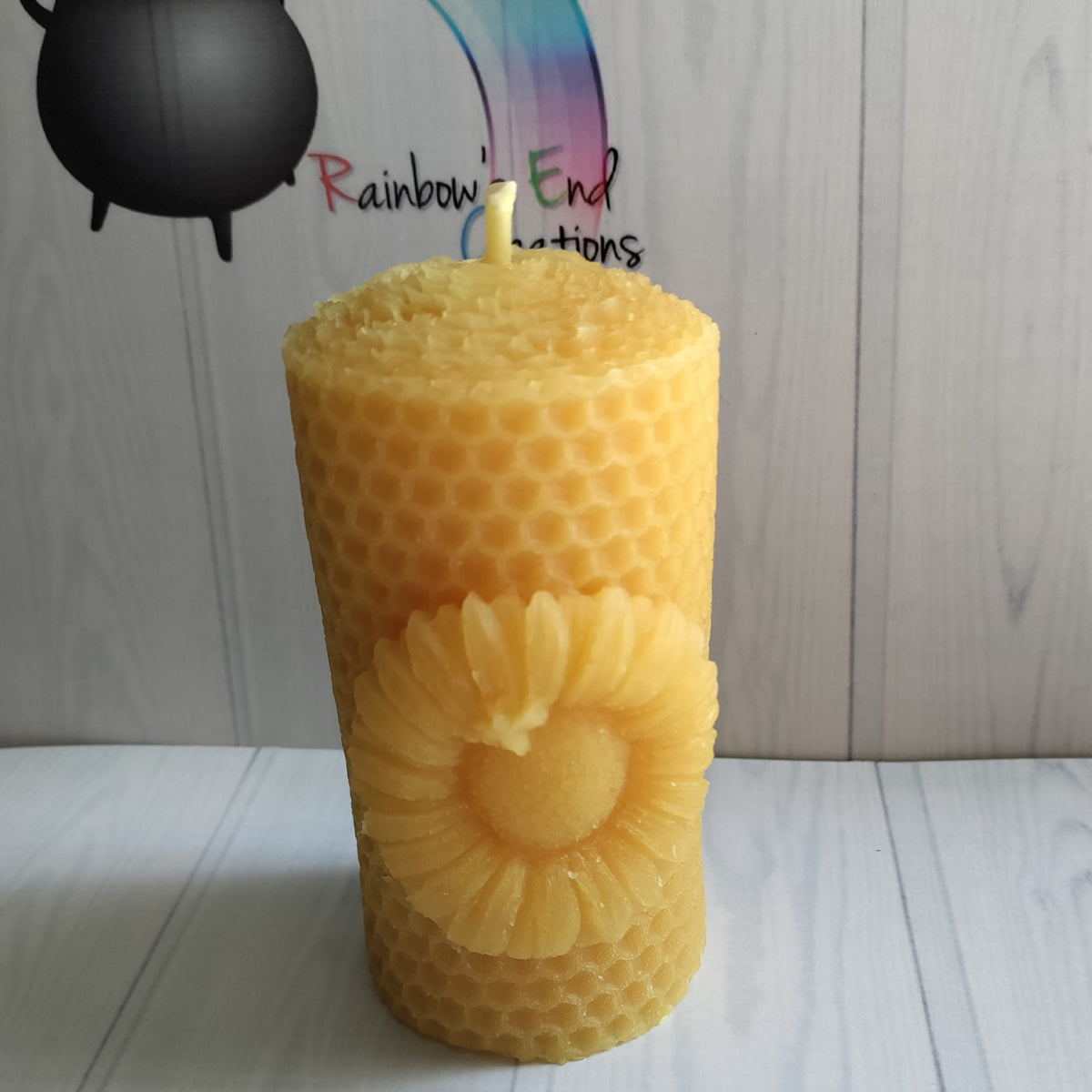 Sunflower natural beeswax candle - Unboxed