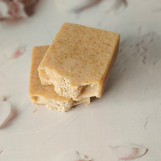 Oat milk, Beeswax & Honey handcrafted soap with Lavender essential oil